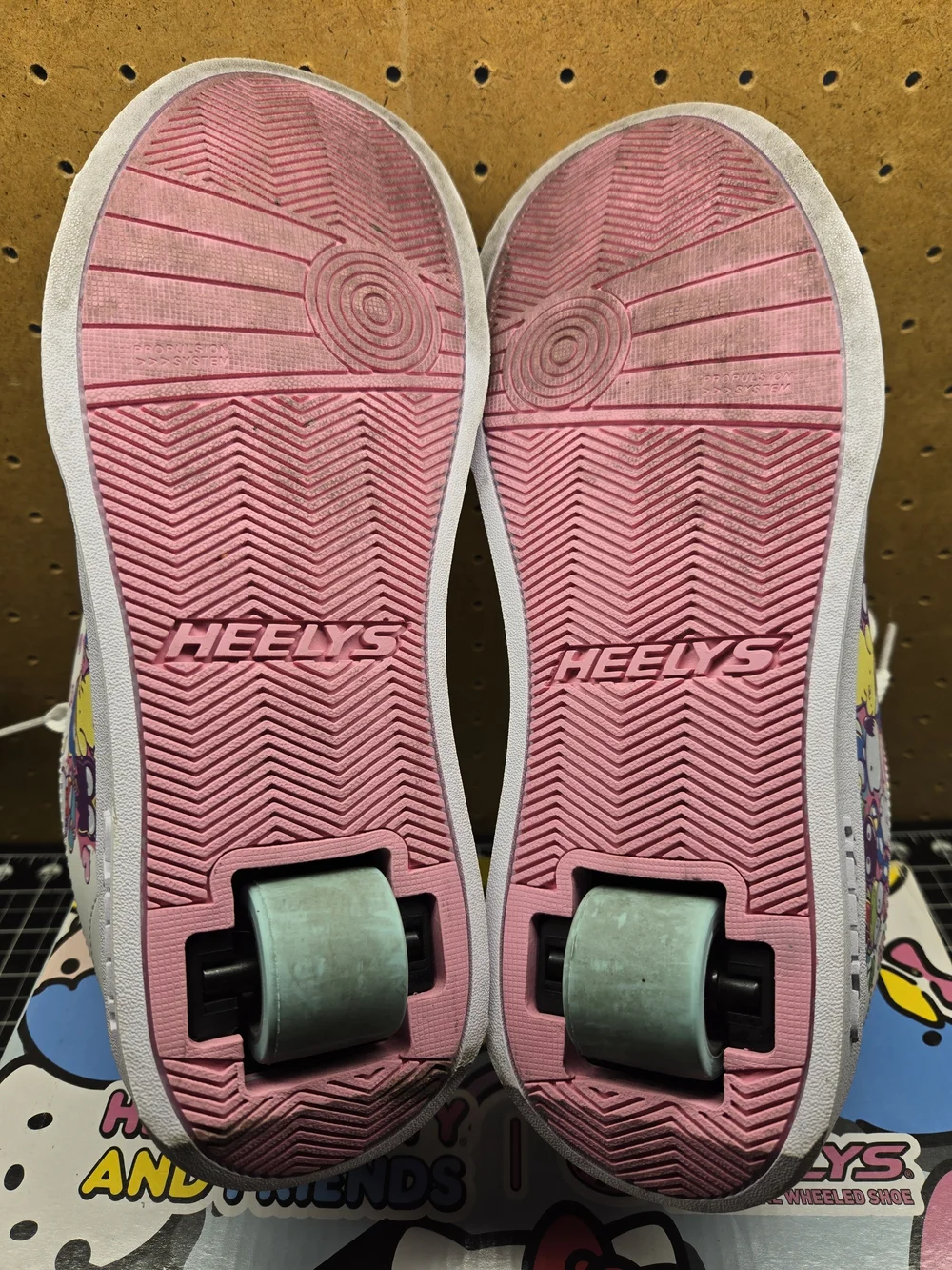 Heelys Hello Kitty and Friends Kids Shoe Box - Multicolor